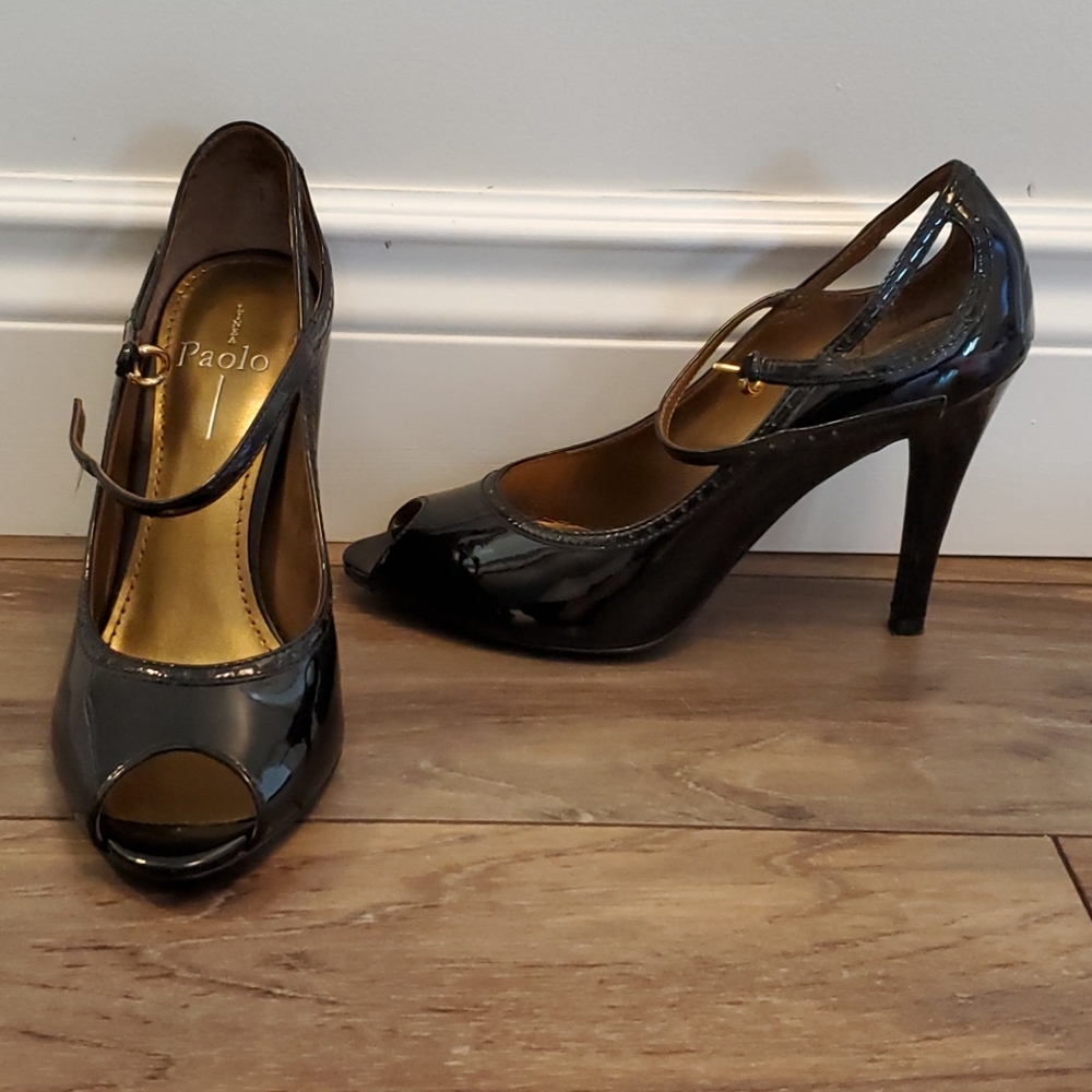 Linea Paolo peep toe patent leather size 8.5